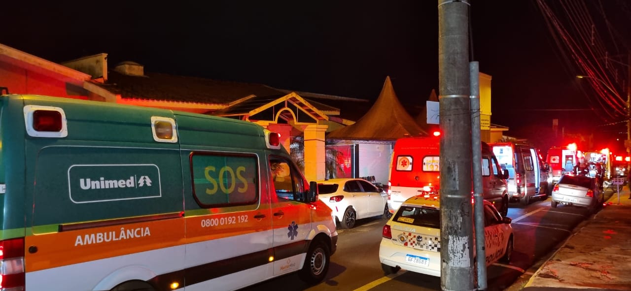 Foto 6 de 8 — Homem invade hospital e esfaqueia pessoas em Américo Brasiliense
